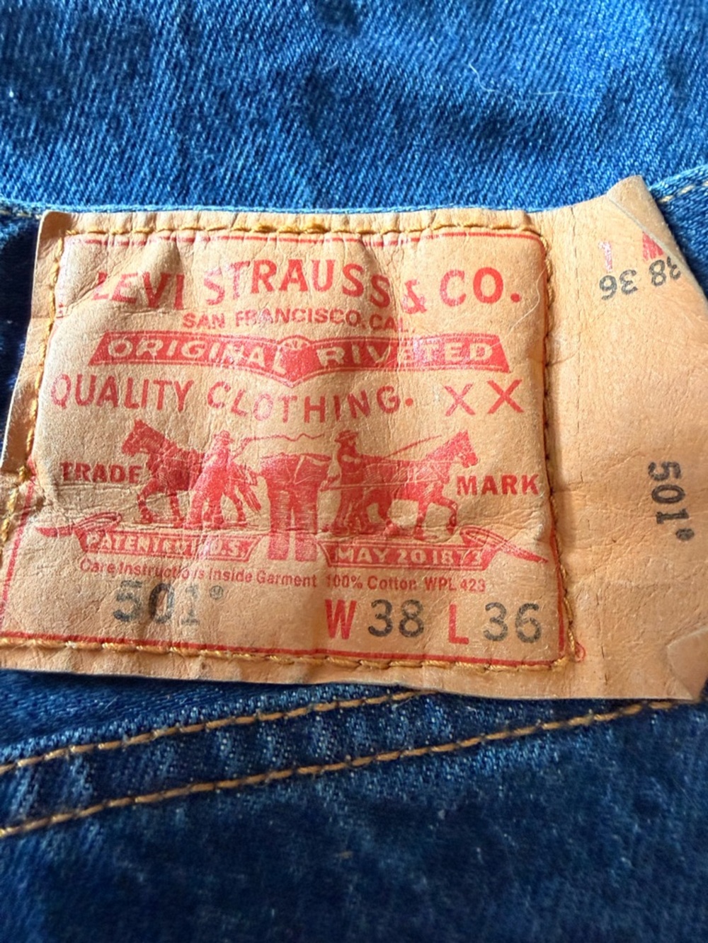 Levi's 501 Relaxed Fit Men's Blue Denim Jeans with Leather Patch